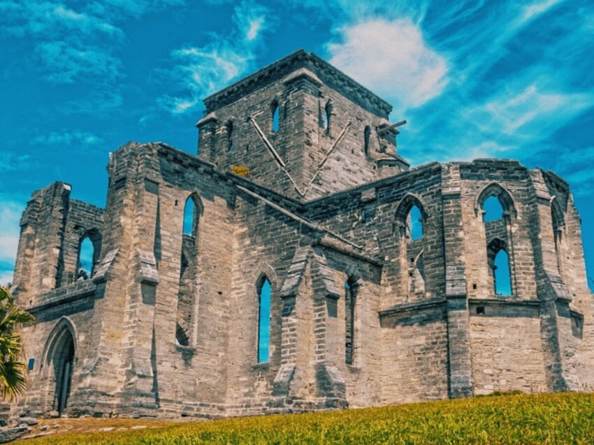 Необычная история "Незаконченной церкви" на Бермудских островах
