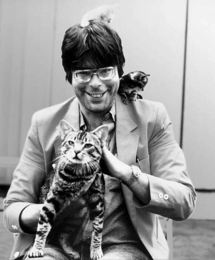 Стивен Кинг со своими котами, 1980
