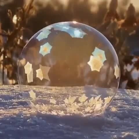 Мыльный пузырь на морозе 