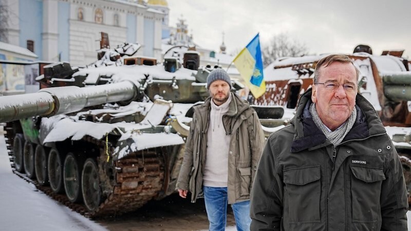 Саботаж по всей Европе: союзники не могут  «наскрести»Украине танки
