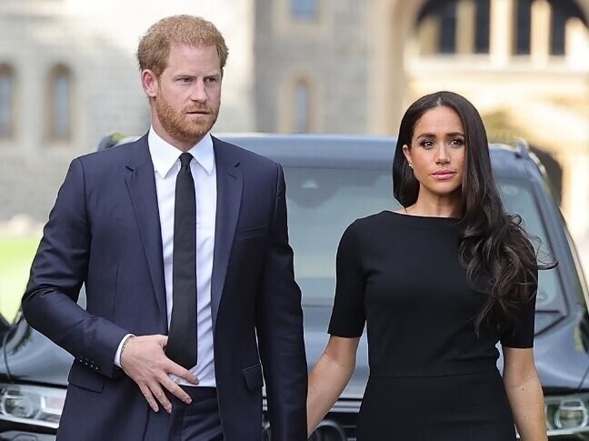 Давай, до свиданья: принца Гарри с супругой попросили съехать из королевского коттеджа