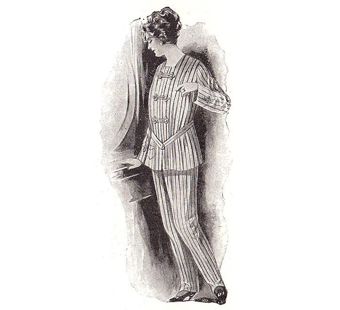 14. У пижам есть своя история. Во время воздушных налетов Первой мировой войны в Англии люди стали надевать пижамы, а не ночные рубашки, чтобы быть готовыми выбежать на улицу в любой момент и при этом выглядеть презентабельно