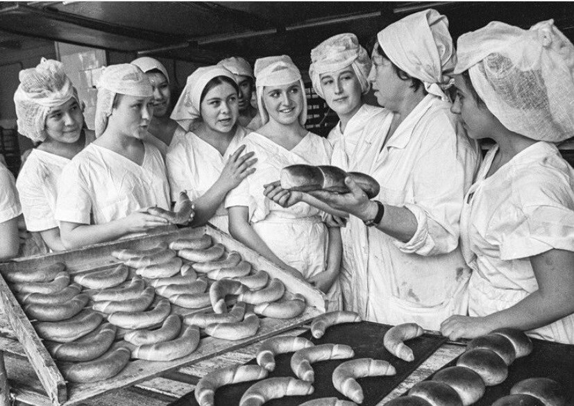 Практиканты на хлебозаводе No 19, Москва , 1973 год