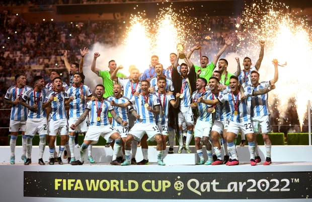 Месси отблагодарил игроков и персонал сборной Аргентины золотыми айфонами