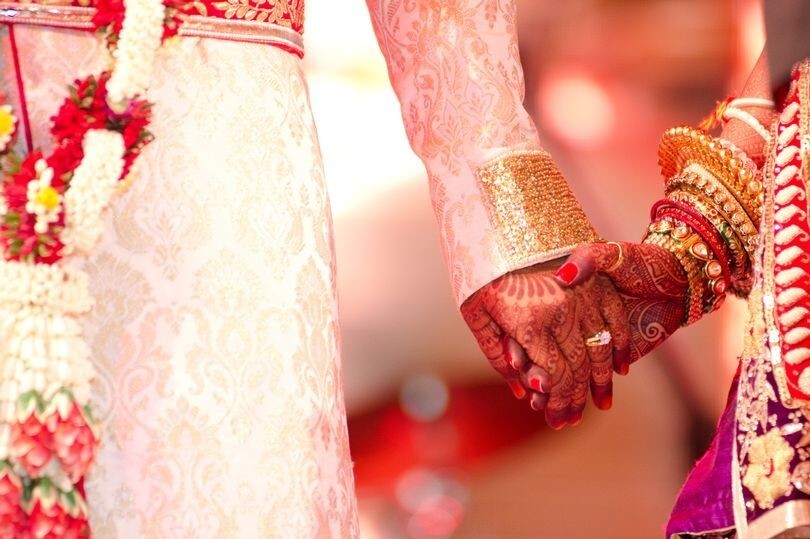 В Индии умершую на свадьбе невесту заменили её младшей сестрой
