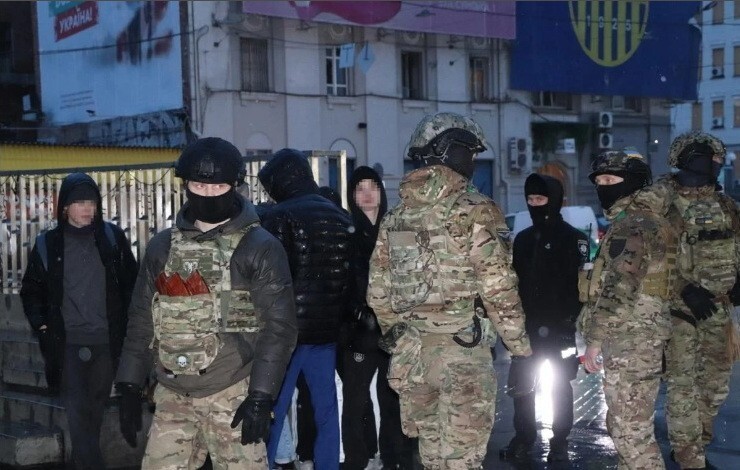 Киев. Копы ловят «ЧВК» и крышуют массовые угоны