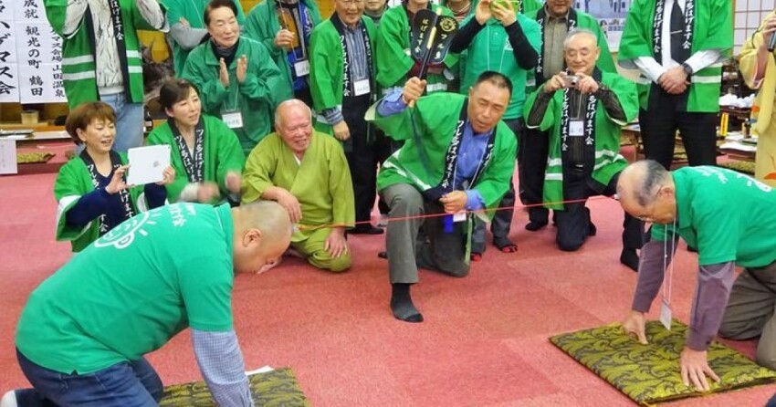 Перетягивание каната лысиной - новый спорт из Японии