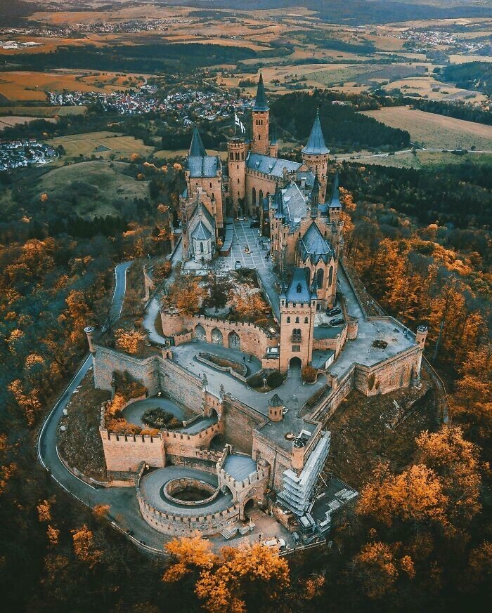 2. Замок Гогенцоллернов, Бизинген, Баден-Вюртемберг, Германия