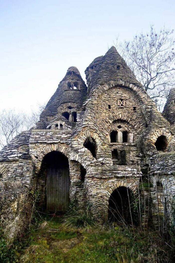Старинный каменный дом в Англии