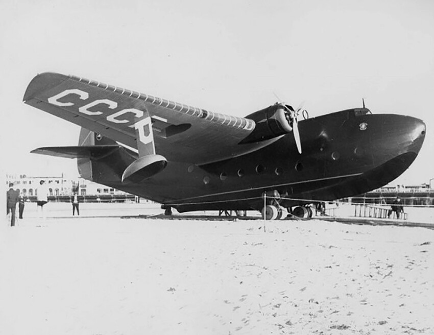 Один из двух Douglas DF-195 закупленных в 1937г. (для полярной авиации.)