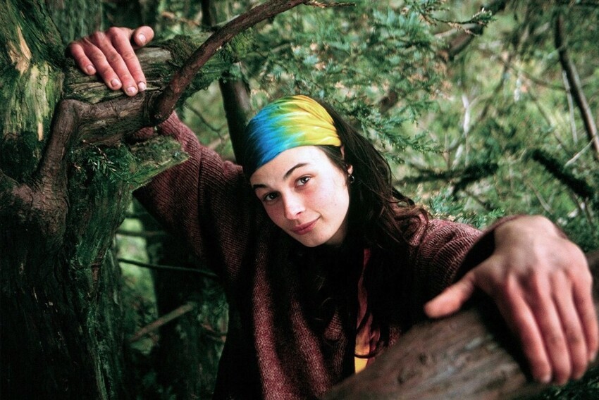 Невероятная история девушки, прожившей на дереве больше двух лет