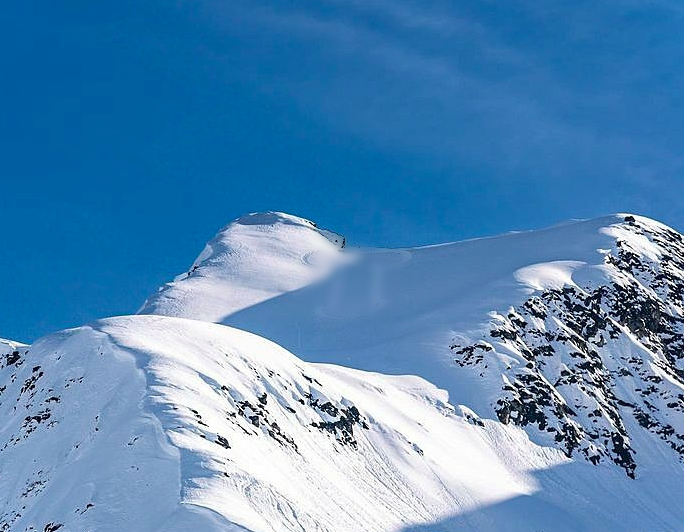 На Аляске задействовали вертолёт, чтобы убрать изображение пениса на одном из горных склонов