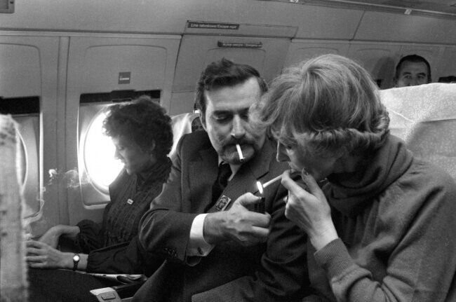 Почему в самолётах запретили курить