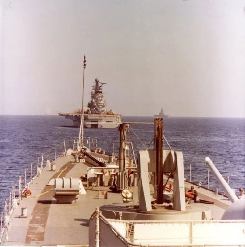 Два тяжелых авианесущих крейсера «Минск» и «Киев» около Крита в 1978 году