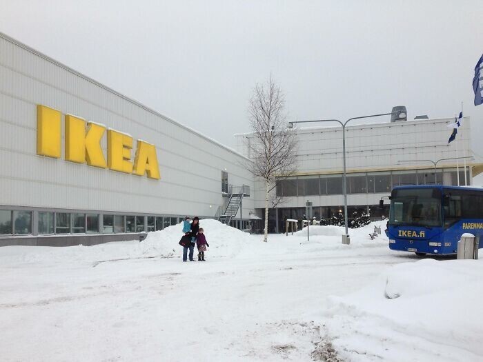 27. Здание IKEA белого цвета, единственное в мире. Находится в Эспоо, Финляндия