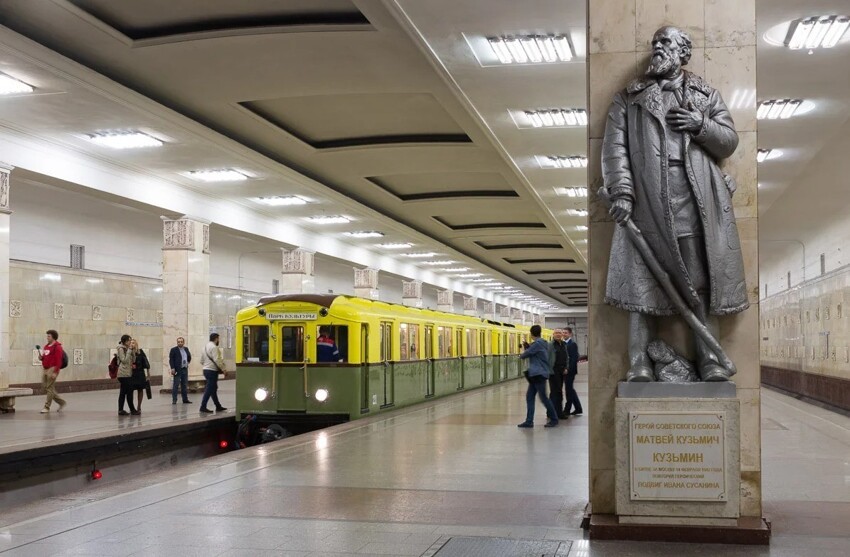 Почему в СССР вагоны метро называли по буквам алфавита, но пропустили букву “Ж”