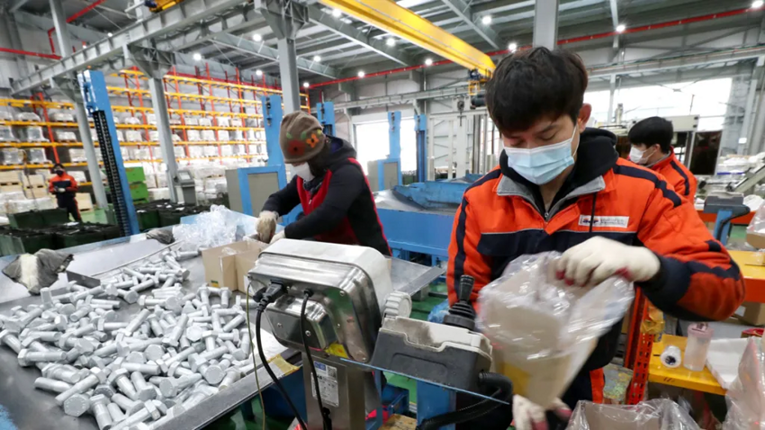 В Южной Корее люди отказались работать по 14 часов в день и умирать от переутомления