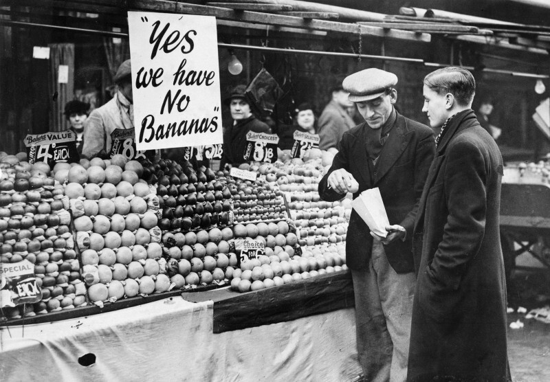 Англичане страдают от нехватки бананов. 1940-е
