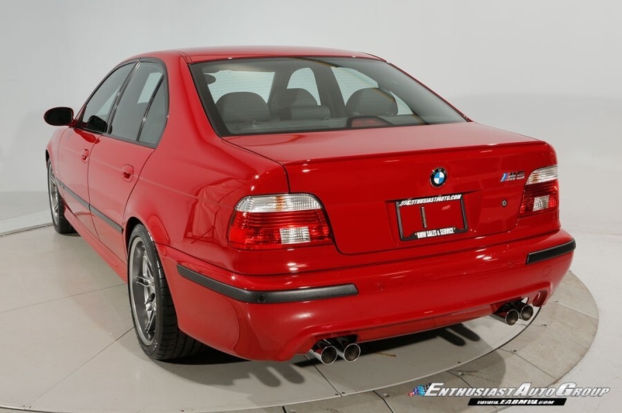 Старую BMW M5 с минимальным пробегом продают за 300 000 долларов