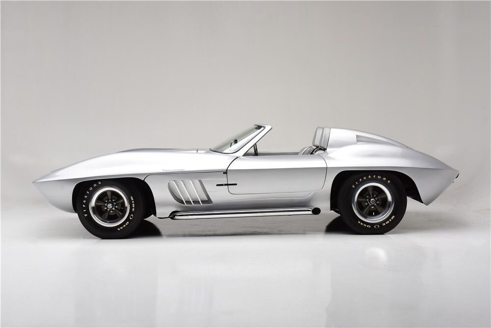 Родстер Chevrolet Corvette Fiberfab Centurion 1958 года выставили на торги