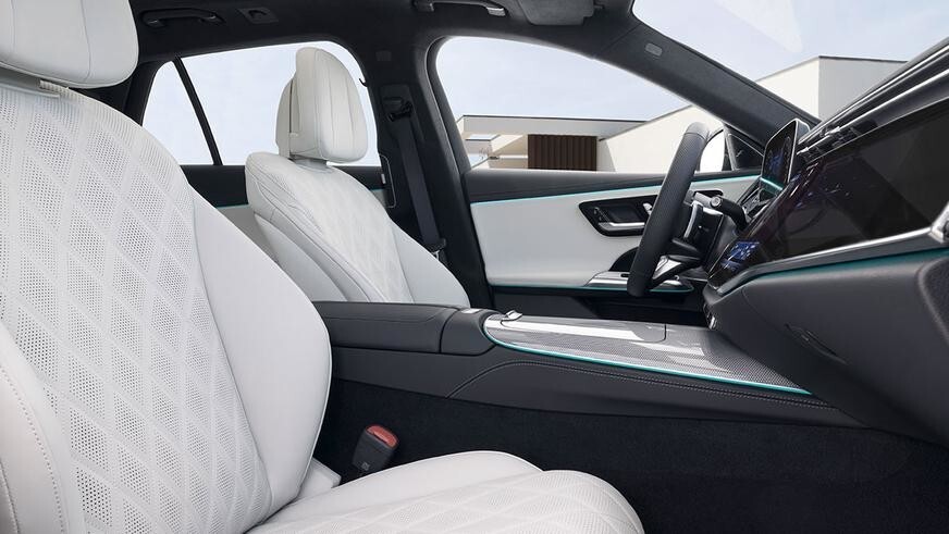 Mercedes-Benz представил новый технологичный универсал E-класса с Angry Birds внутри