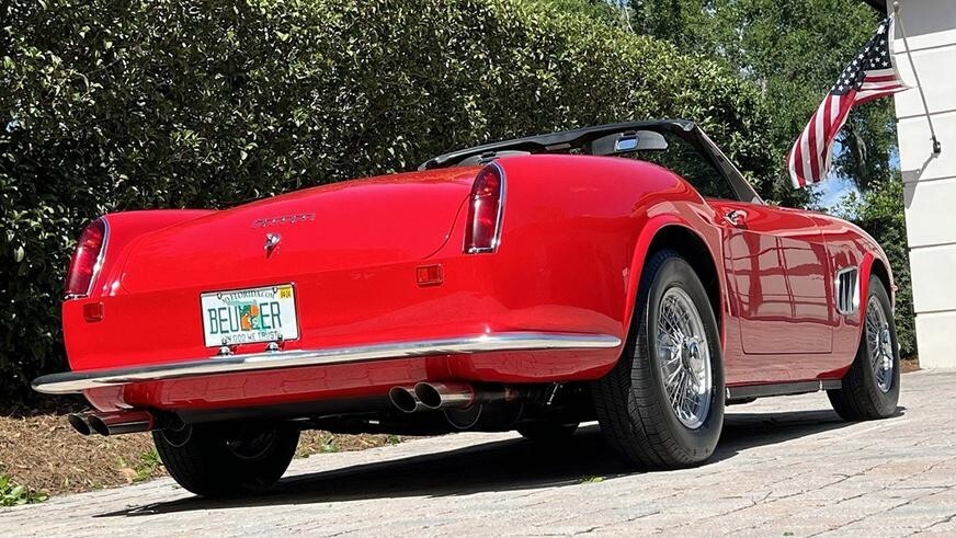 Копию Ferrari 250 GT California Spider 1963, неотличимую от оригинала, выставили на продажу