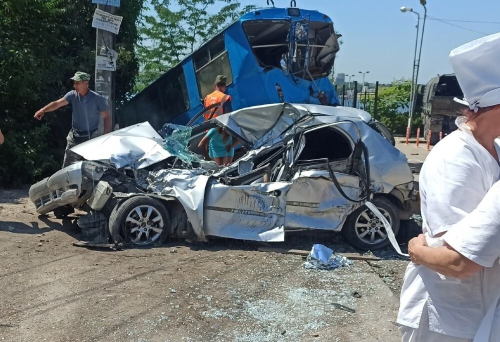 Массовая авария из-за отказа тормозов у грузовика в Севастополе