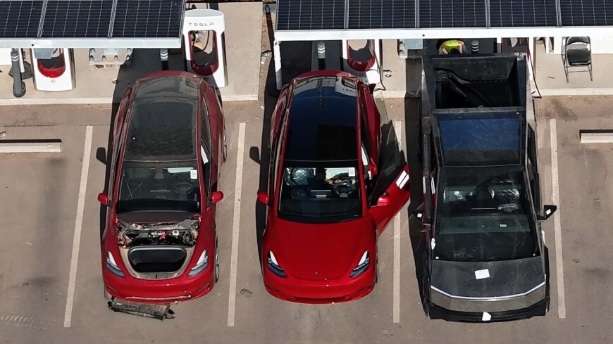 Tesla Cybertruck заметили на парковке в Техасе