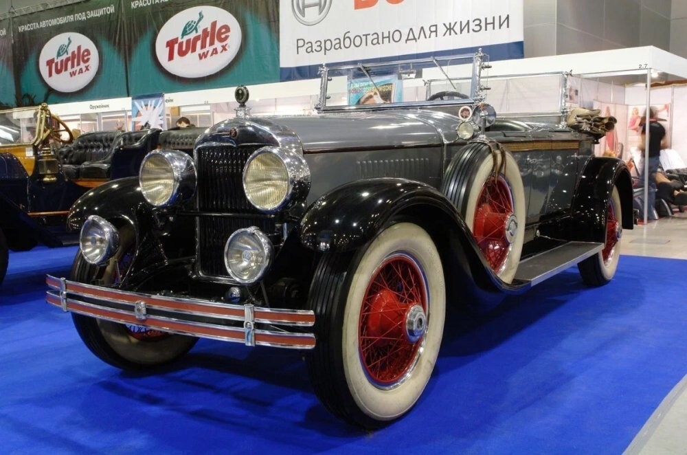 За старинный Cadillac в Москве попросили 114 миллионов рублей