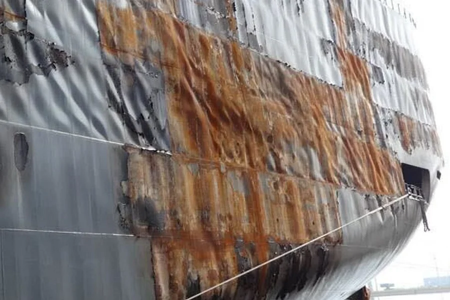 Первые фотографии последствий пожара на грузовом судне, перевозившем 3784 автомобиля