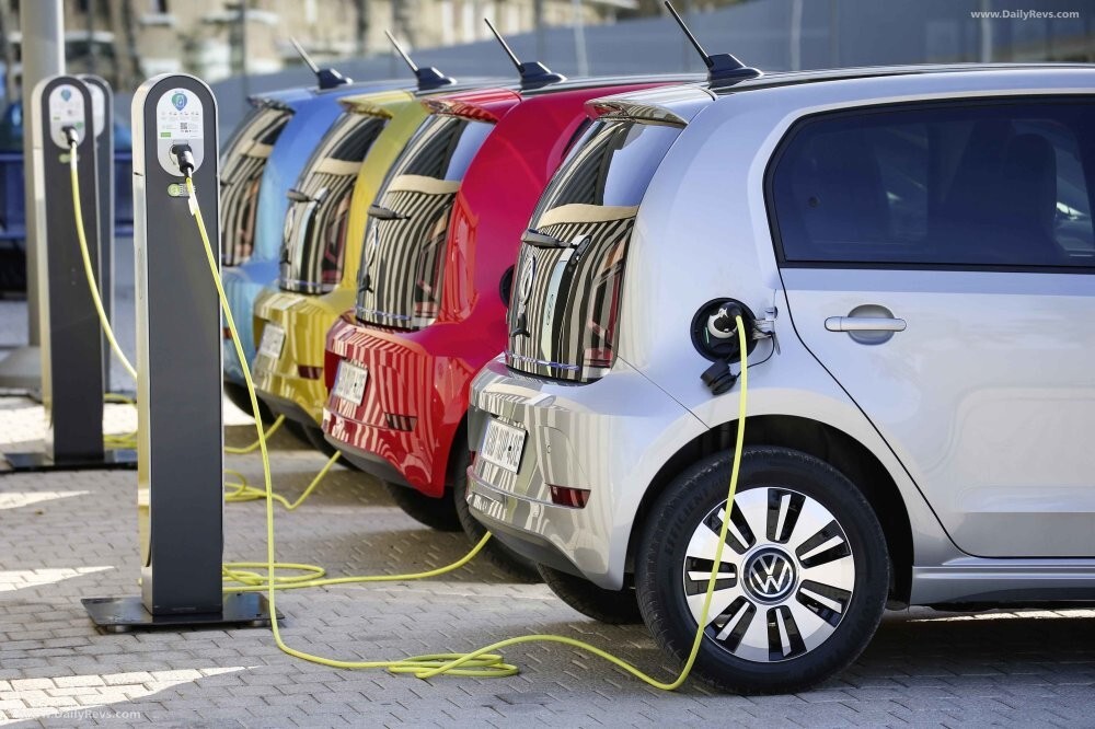 Мнение эксперта - отказ от автомобилей с ДВС в пользу электромобилей приведет к экологической катастрофе
