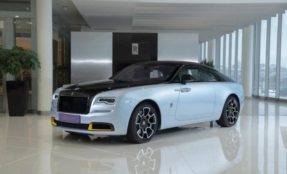 1. Rolls-Royce Wraith Black Badge