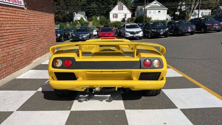 Старый Pontiac Fiero превратили в копию Lamborghini Diablo и выставили на продажу за 30 000 $