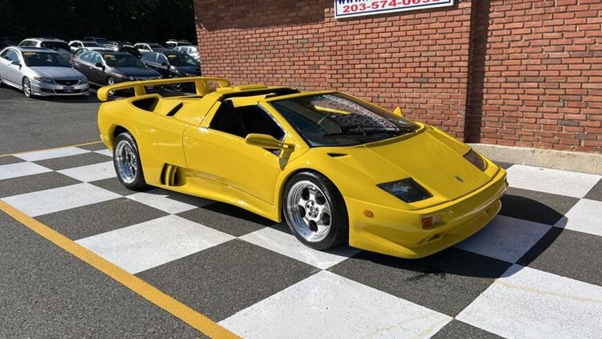 Старый Pontiac Fiero превратили в копию Lamborghini Diablo и выставили на продажу за 30 000 $