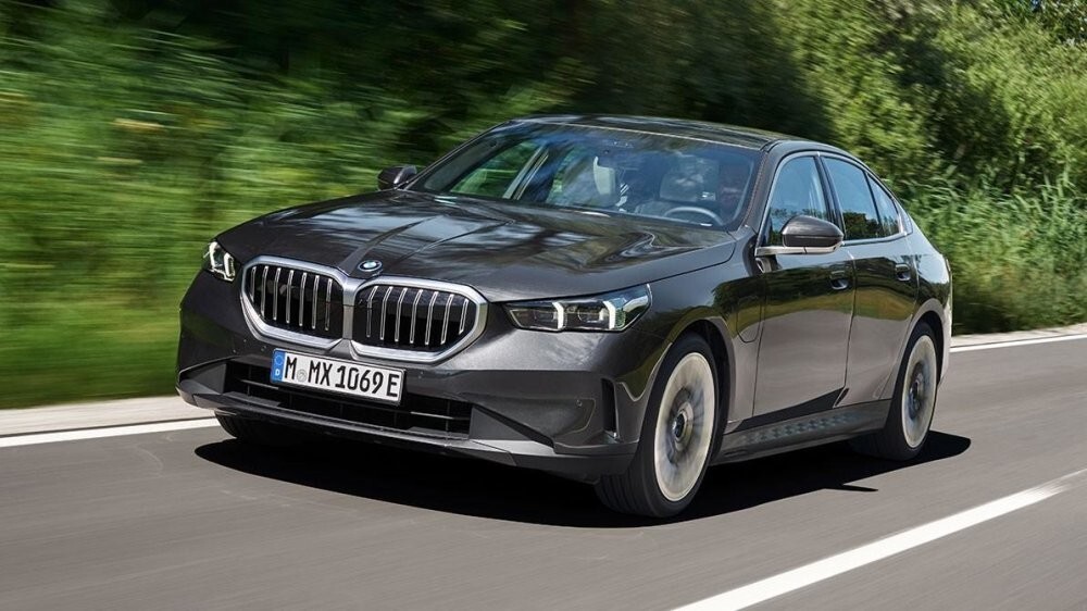 Новая BMW "пятёрка" расходует до 1 литра топлива на 100 км
