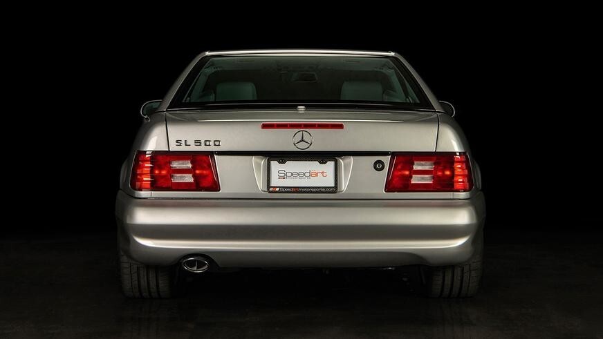 Mercedes из 1990-х оценили дороже нового E-класса