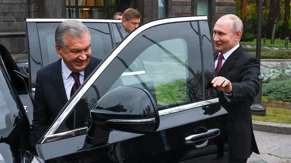 Путин покатал глав Казахстана и Узбекистана на своём новом бронированном Aurus Komendant