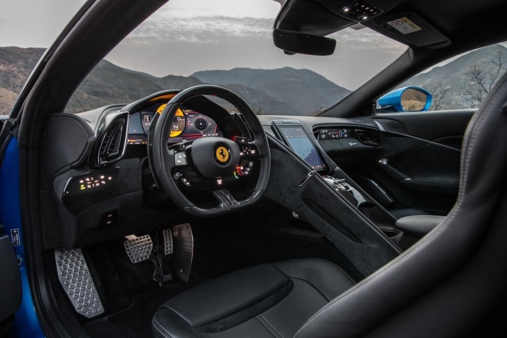 Итальянская Ferrari начала продавать новые автомобили за криптовалюту