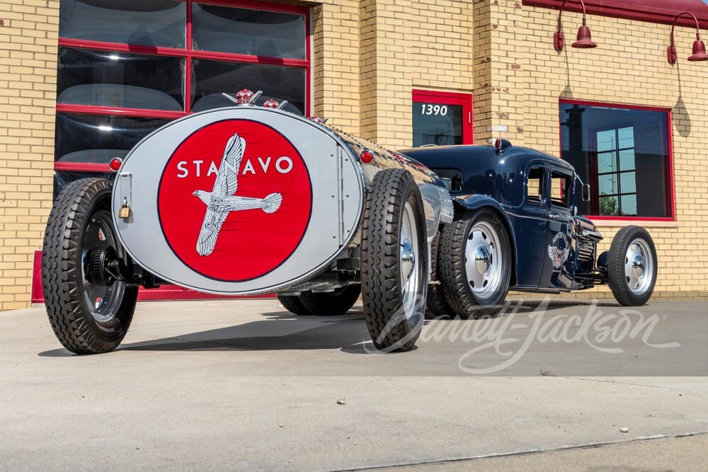 Кастом Willys 1932 года с деталями от военных самолётов выставят на торги