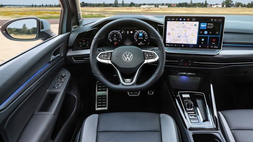 Новый Volkswagen Golf рассекретили до официальной премьеры
