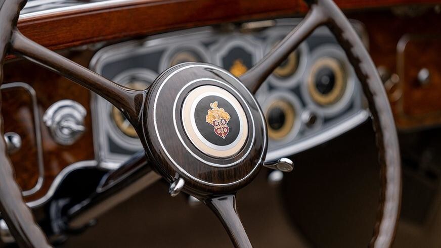 Раритетный довоенный Packard V12 выставили на торги