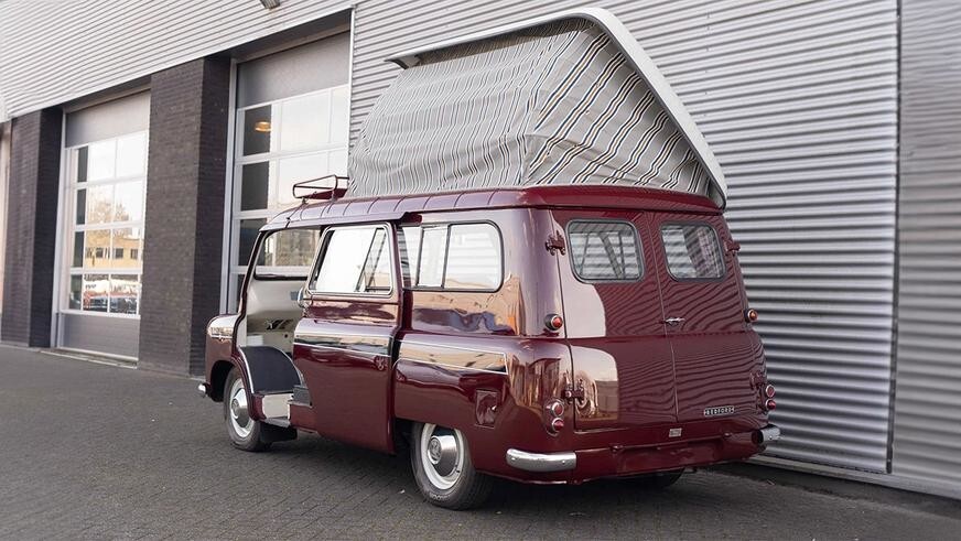 Раритетный микроавтобус-кемпер выставили на продажу в Нидерландах