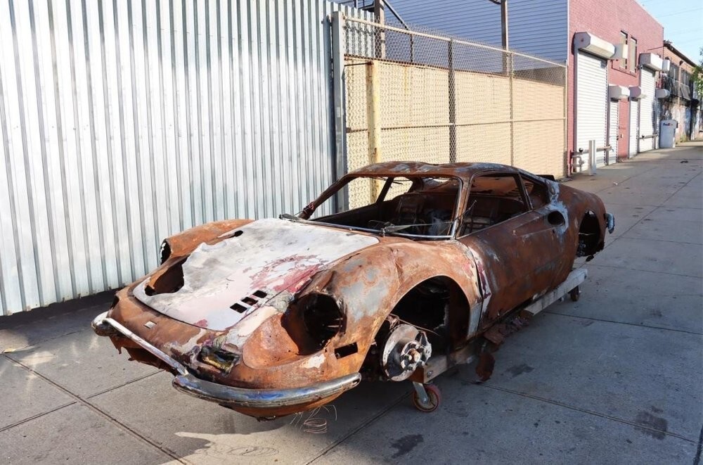 Сгоревший Ferrari Dino 1972 года выставили на продажу за 150 000 $