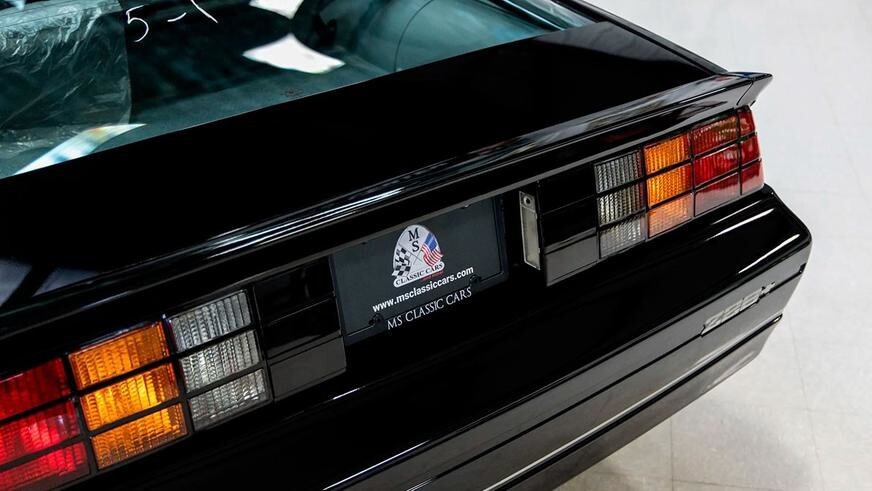 Капсулу времени в виде нового Chevrolet Camaro 1985 года выставили на продажу
