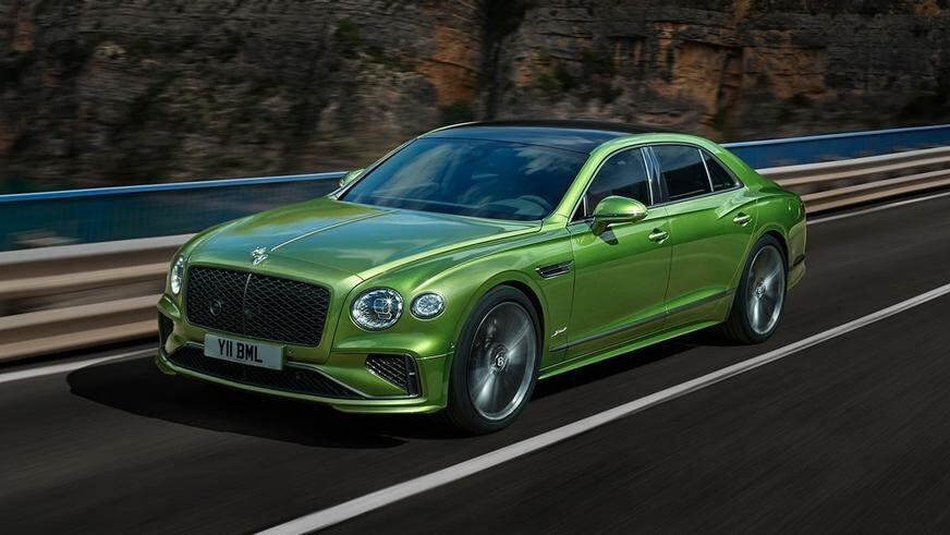 Bentley представил мощнейший в своей истории седан Flying Spur