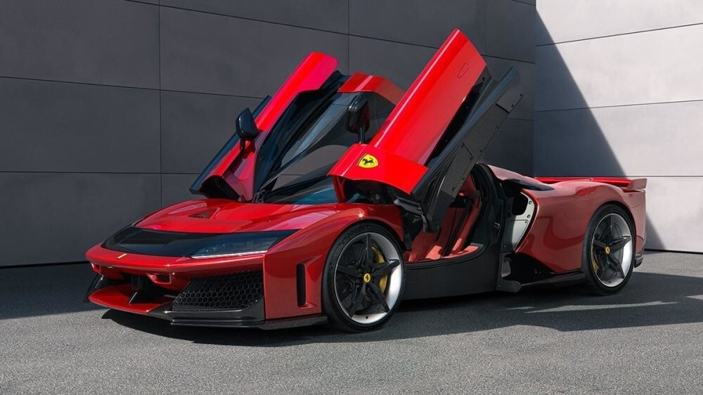 Ferrari представила свой самый дорогой и самый мощный гиперкар F80