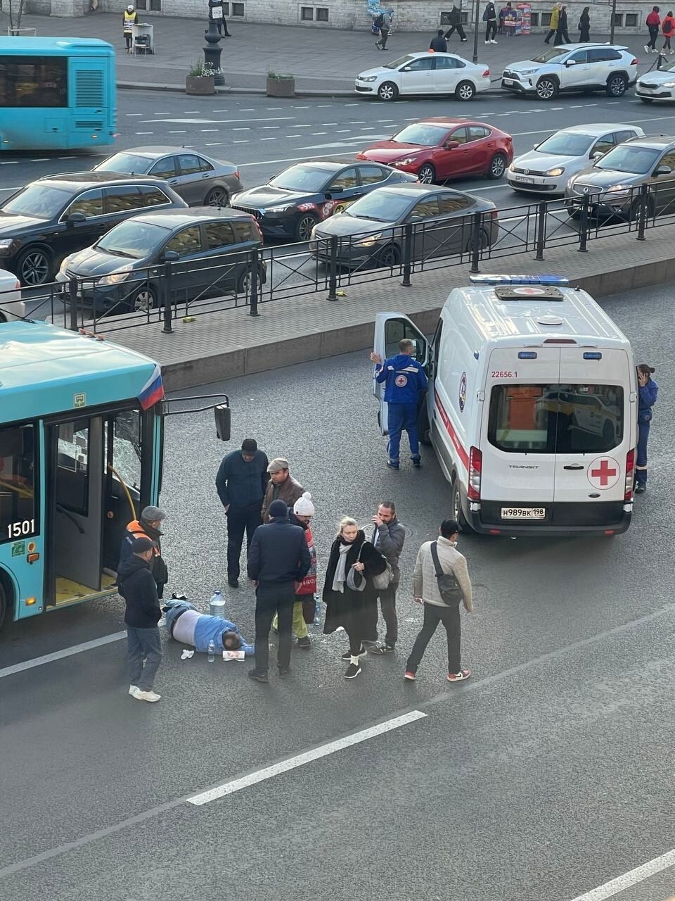 Восстание автобуса на Площади Восстания в Петербурге