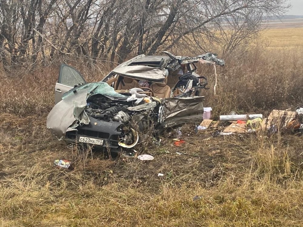 Массовое ДТП с участием грузовых и легковых автомобилей на трассе Омск-Тюмень