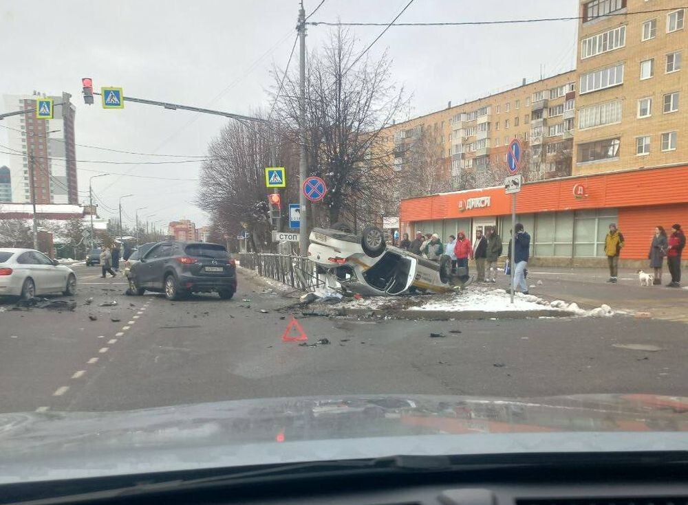 В телефоне было интереснее, чем смотреть на дорогу