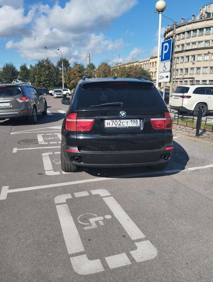 BMW как диагноз - стала самой эвакуируемой в Москве премиальной маркой